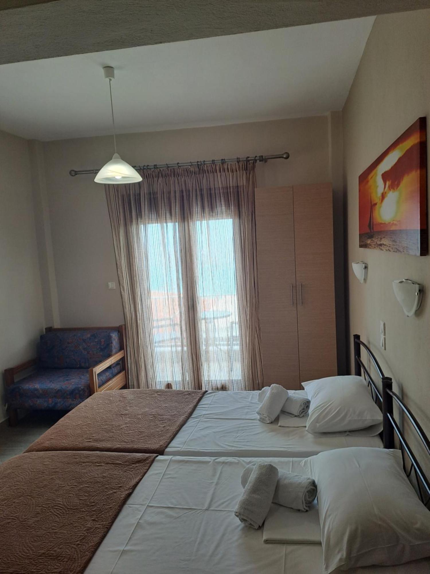 Diolkos Apartement Nea Roda Exterior foto