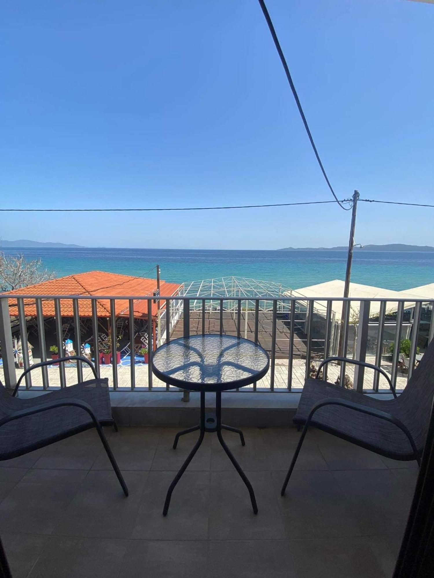 Diolkos Apartement Nea Roda Habitación foto