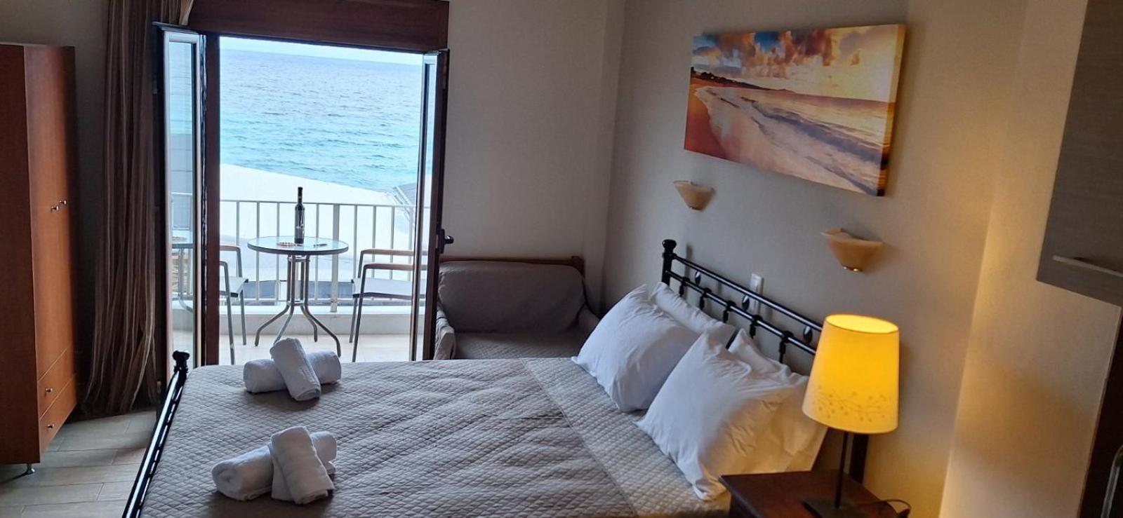 Diolkos Apartement Nea Roda Habitación foto